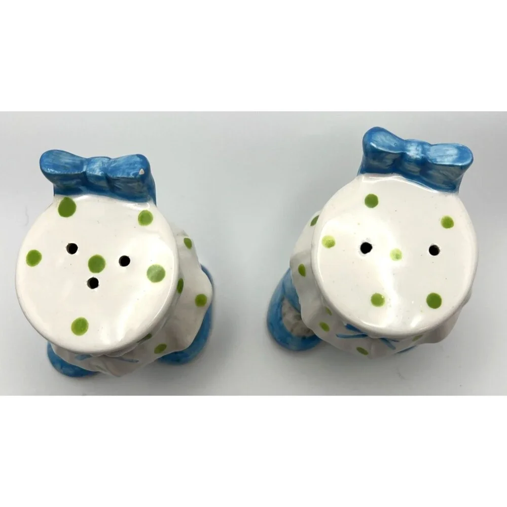 Vintage Enesco Japan Doll Tables Salt and Pepper Shaker Set - in Great Shape!